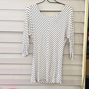 White striped quarter sleeve shirt